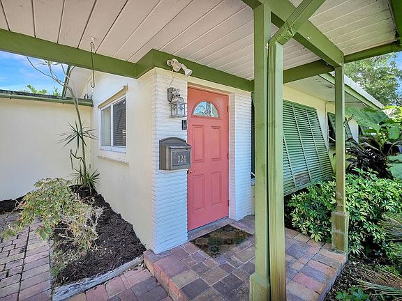 5th image of 324 NW 26th Court