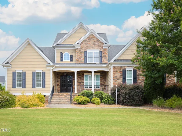 3212 Bankswood Dr, Raleigh, NC 27603