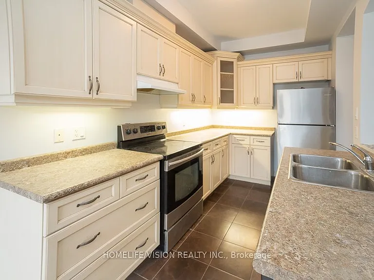 98 Highgate Dr #UPPER LEVEL — Photo 4