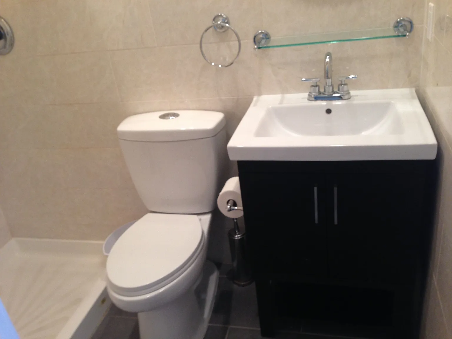 5 bed, 5.0 bath, 2200 sqft, $3,750 — Photo 3