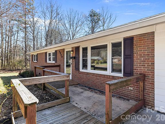 4th image of 2629 Fairgreen Dr