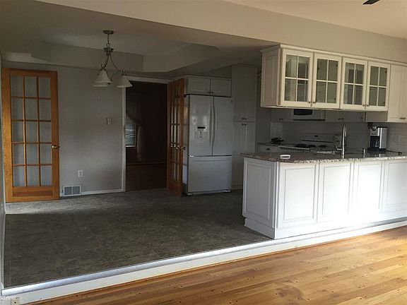 4th image of 2964 Northampton Dr