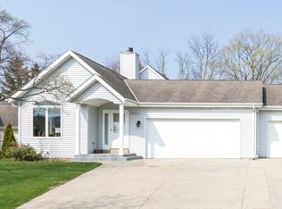 W68N151 Evergreen Blvd, Cedarburg, WI 53012