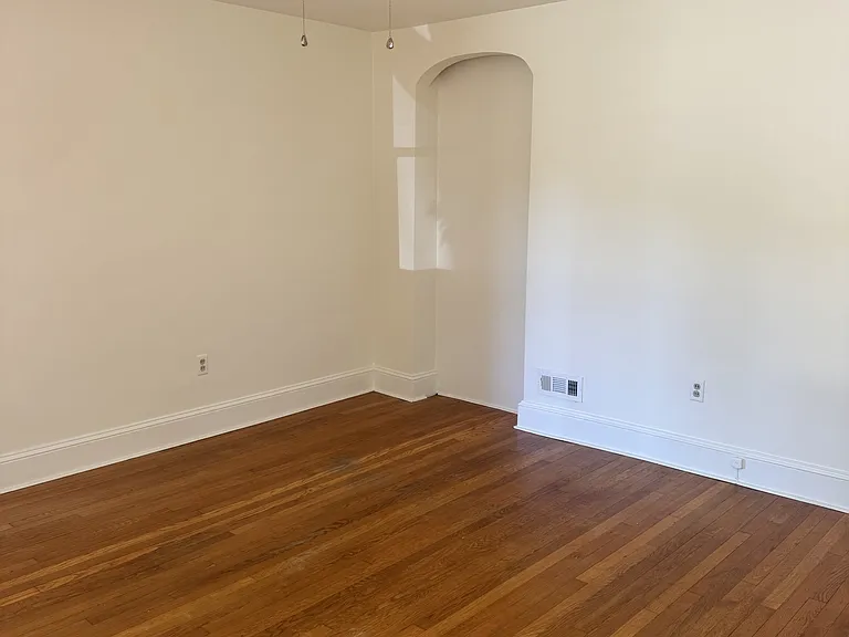 1014 Evergreen Ave — Photo 5