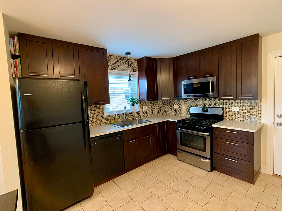 1st image of 660 Beau Ct #3