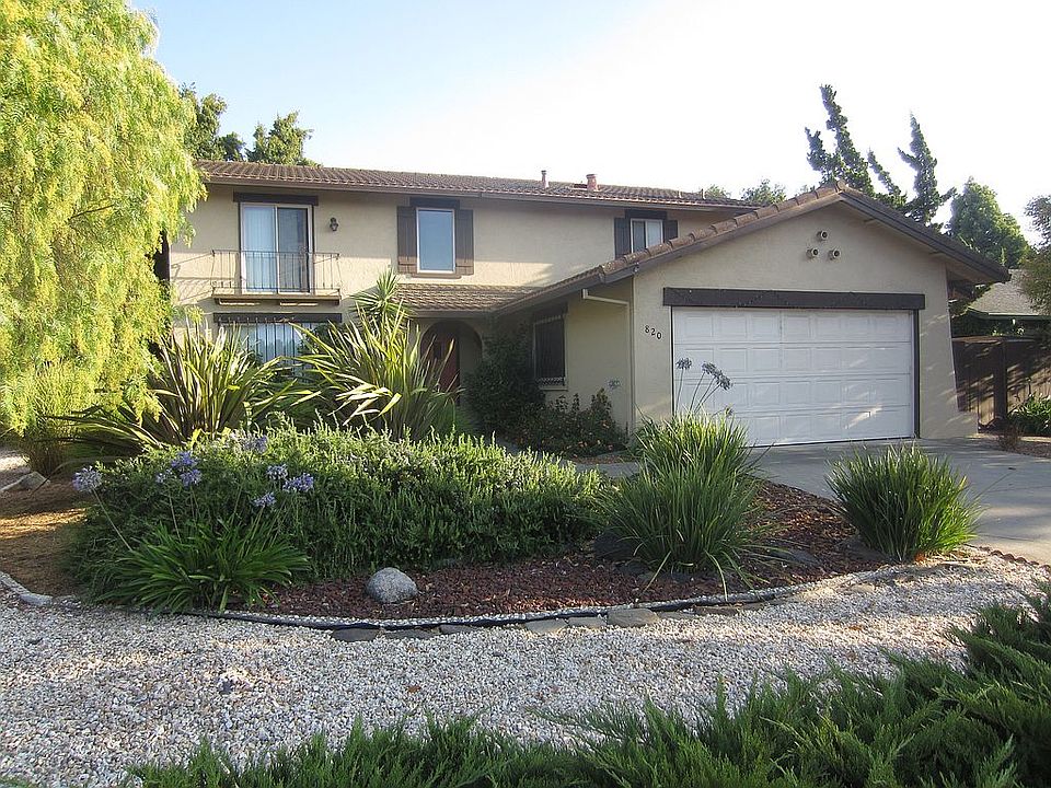 1st image of 820 Iris Ave