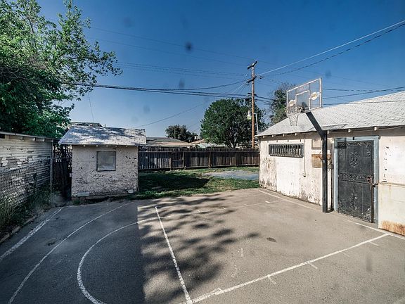 4th image of 4311 E Grant Ave