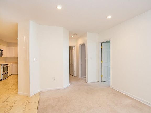 4th image of 100 Marina Dr APT 509
