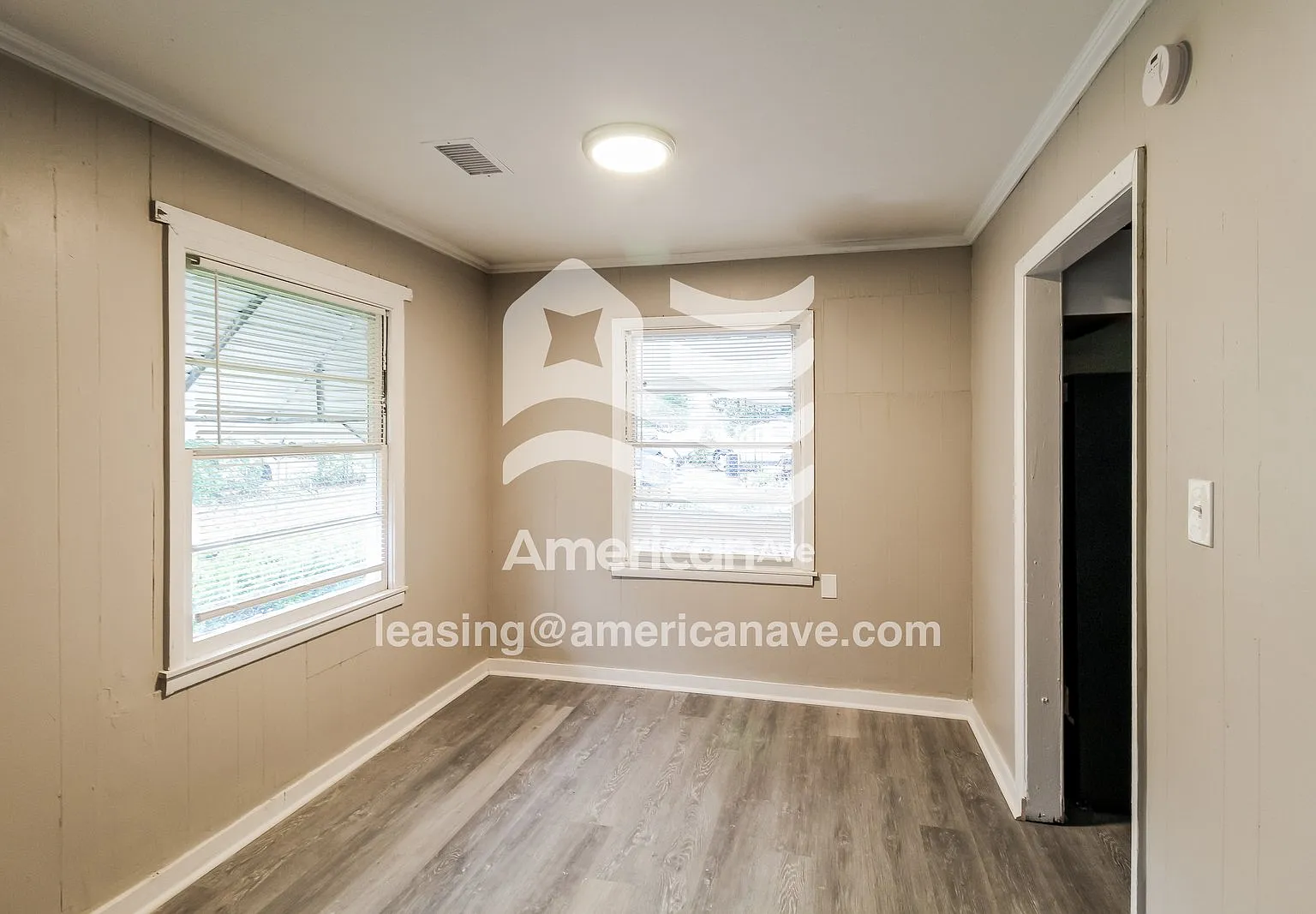 3 bed, 1.0 bath, 888 sqft, $897 — Photo 4