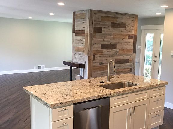 5th image of 2208 E Panorama Dr