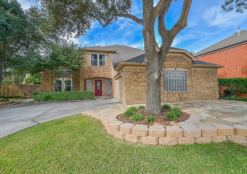 1st image of 16206 Garden Hill Ln