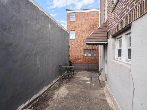 7073 Kennedy Boulevard image 44 of 49