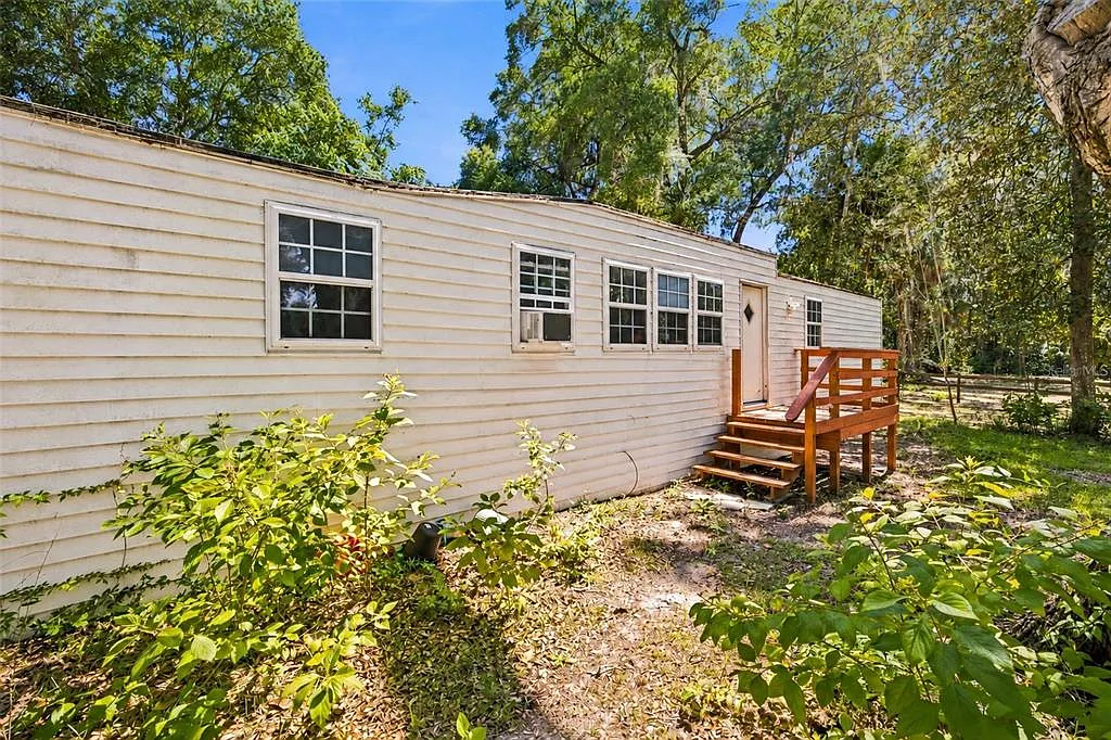 2 bed, 1.0 bath, 845 sqft, $1,700 — Photo 1