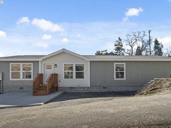 2208 W 10th St, The Dalles, OR 97058