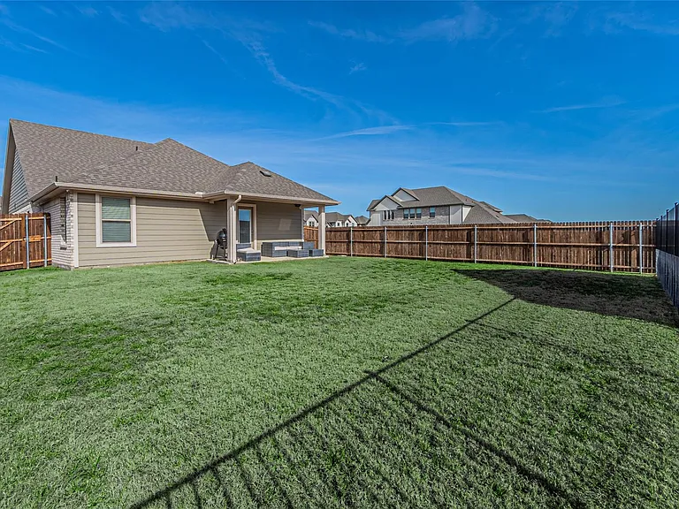 579 Ruthye Ln — Photo 30