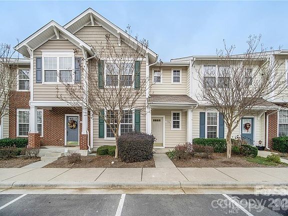 3rd image of 706 Shellstone Pl