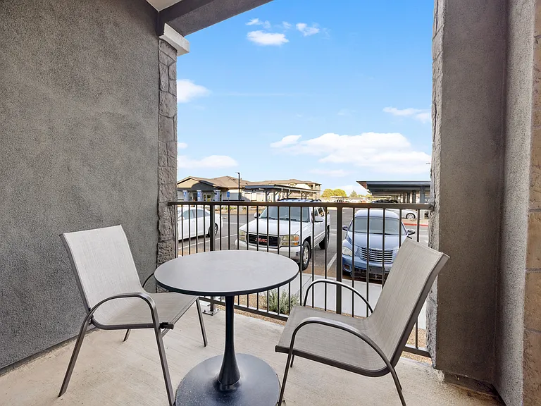 Granite Mountain Apartments — Photo 37