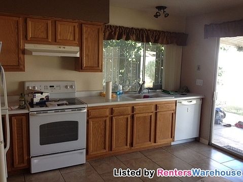 3rd image of 2162 W El Moro Ave