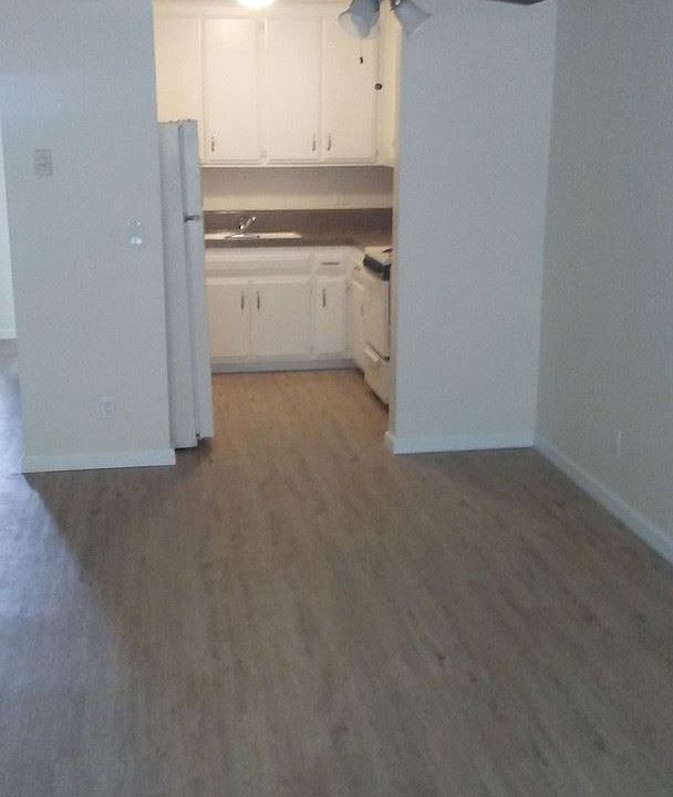 2nd image of 1933 Hornblend St APT 08