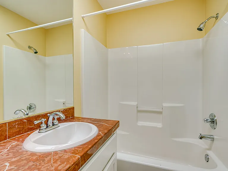 725 Ash St — Photo 50