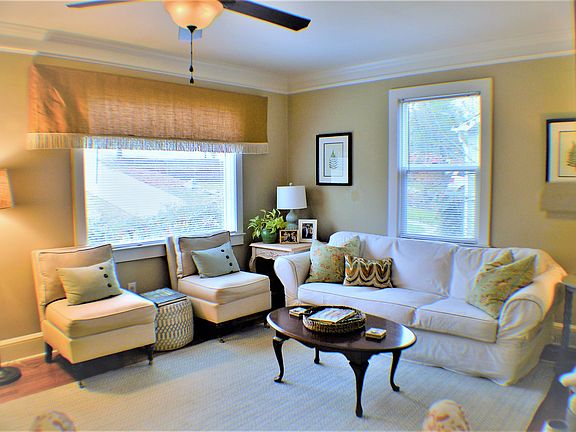 3rd image of 117 Hillcrest Cir