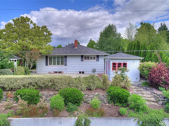 5th image of 674 NE Harrison St