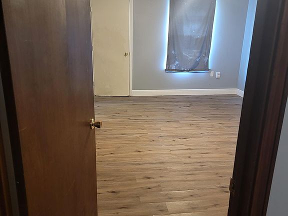 5th image of 612 11th Ave APT 4