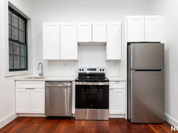 276 Boerum Street image 1 of 14