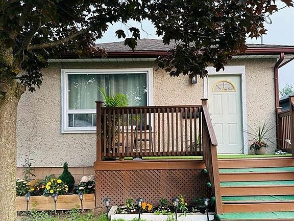 2nd image of 10 Parkwood Dr
