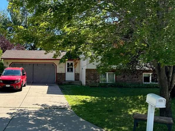 2970 Heatherwood Cir S, Moorhead, MN 56560