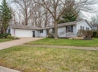 4525 Mapleview Dr, Vermilion, OH 44089