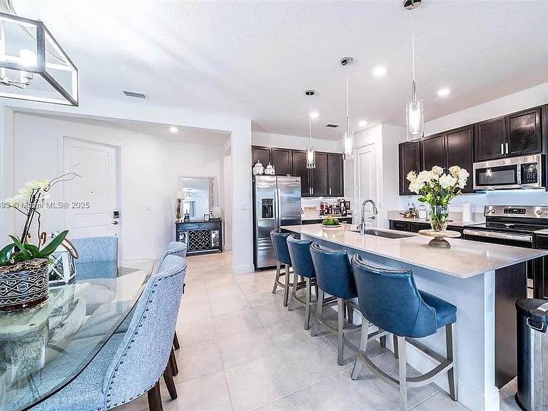 4230 Rosa Dr — Photo 11