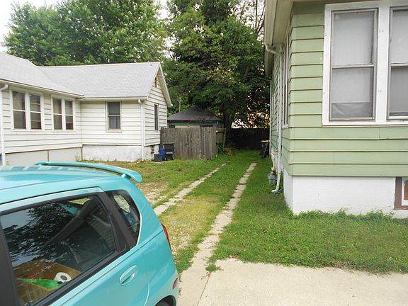 3rd image of 271 W Washington St