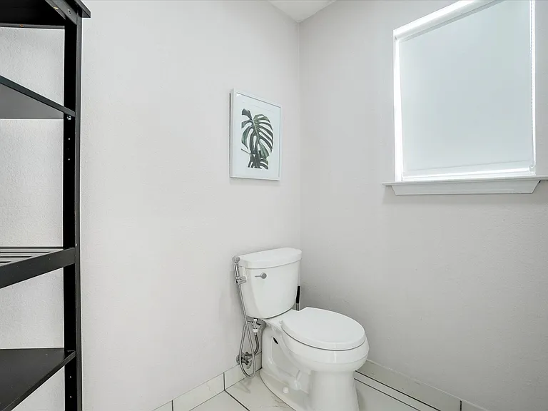 4219 Bendwood Ln — Photo 32