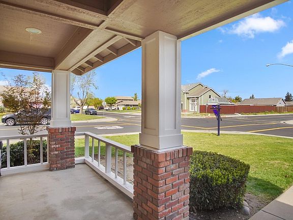 3rd image of 4133 Meadow Brook Ln