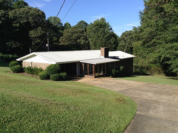 4th image of 192 Brookwood Cir
