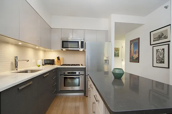 Sold by BLU Real Estate | media 17