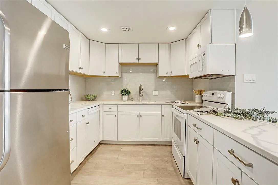 Building Photo - 1801 Lavaca St #11F