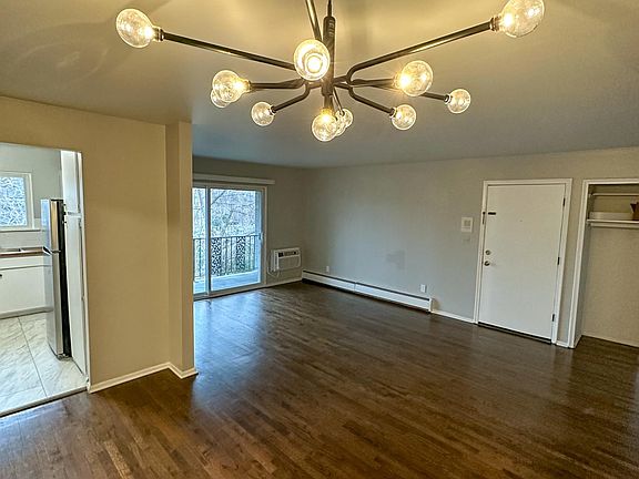 2nd image of 406 Oakland Ave #10