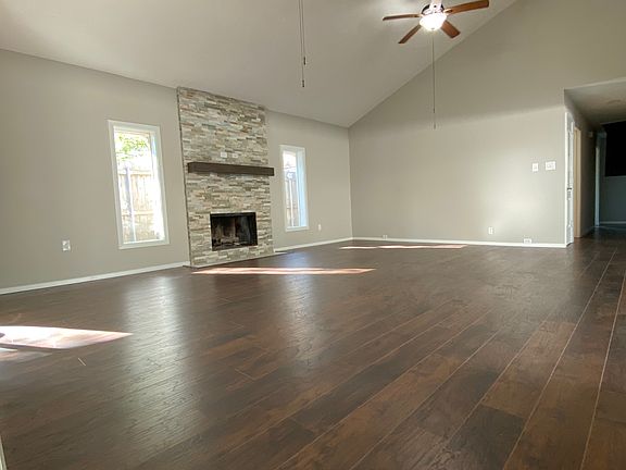Vaulted ceilings!