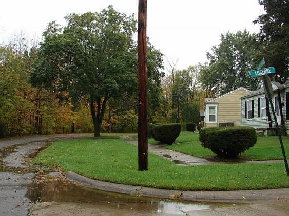 2nd image of 1454 W River Park Dr