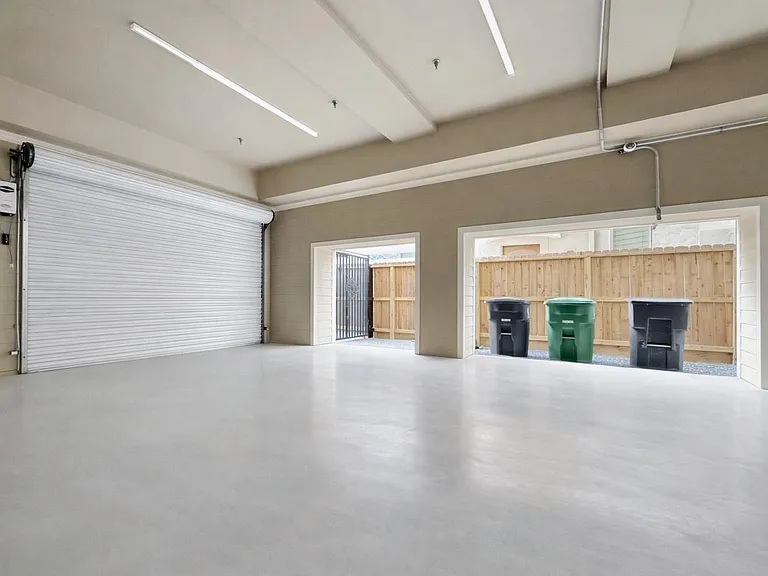 314 W Bell St #201 — Photo 5