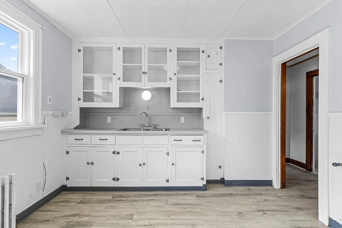 2 bed, 1.0 bath, 900 sqft, $1,100 — Photo 2