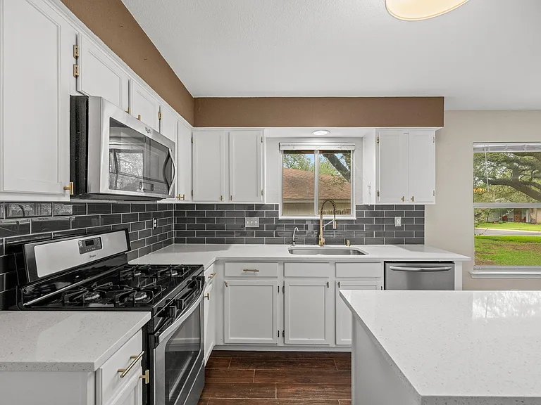 4820 Marblehead Dr — Photo 11