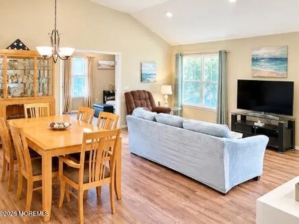2752 Meadow Lake Drive, Toms River, NJ 08755