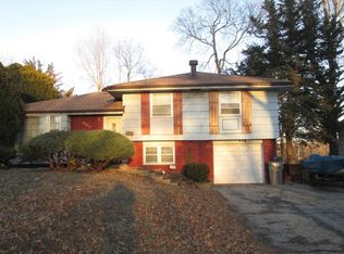 9915 Fremont Ave, Kansas City, MO 64134