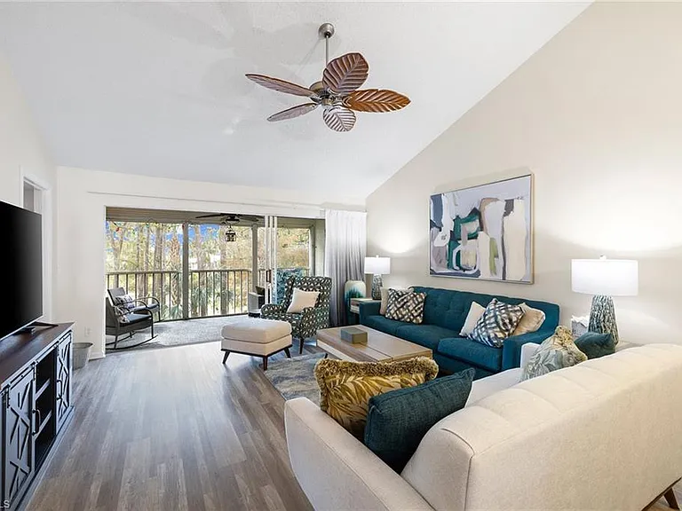 6900 Dennis Cir #J-205 — Photo 7
