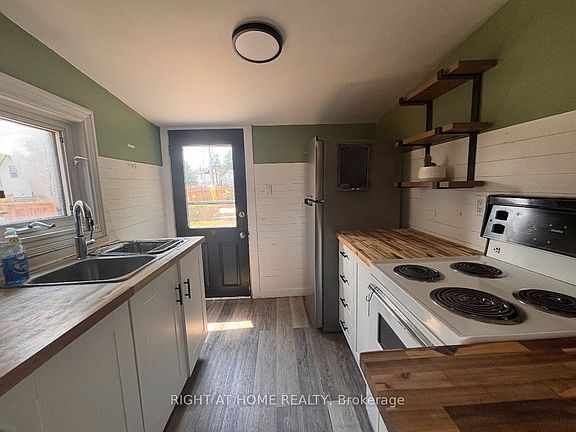 3rd image of 365 Horrell Ave