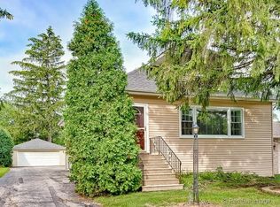 420 N Richmond Ave, Westmont, IL 60559