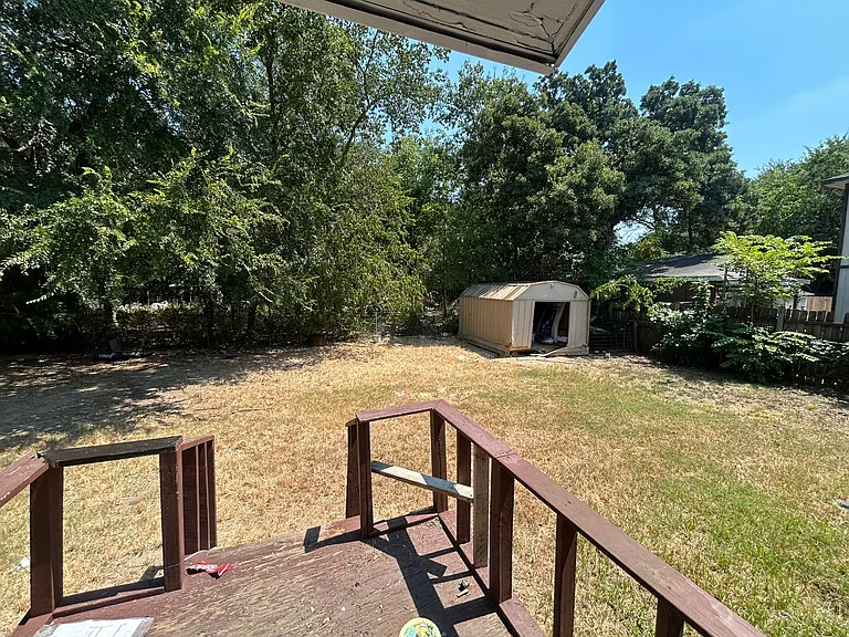 416 Compton Ave — Photo 3